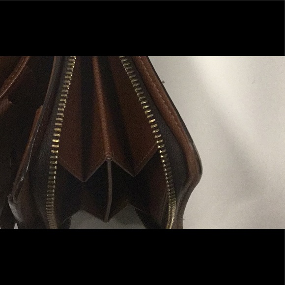 GUC VINTAGE LOUIS VUITTON MONOGRAM BIFOLD WALLET - Picture 10 of 13
